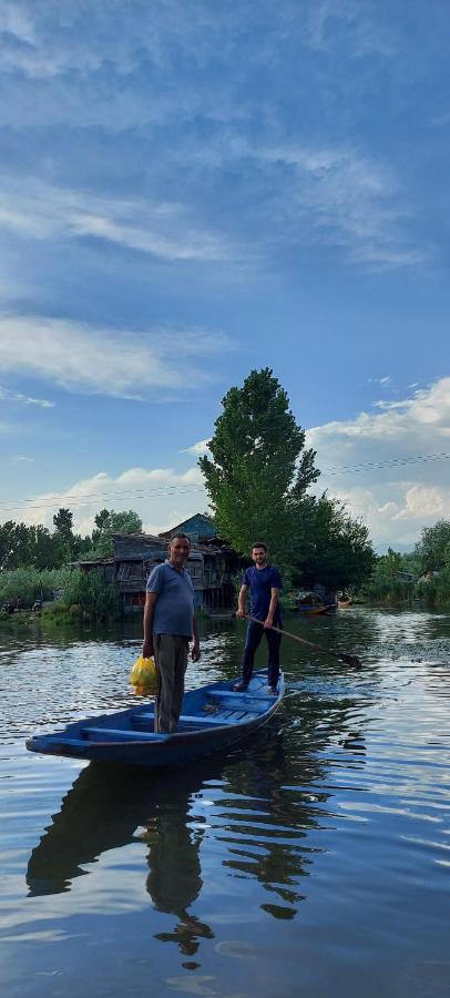 Green View Group Of Houseboats Hotel Srinagar  Room photo