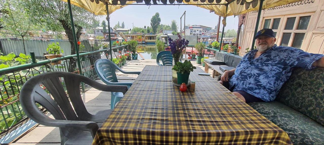 Green View Group Of Houseboats Hotel Srinagar  Exterior photo